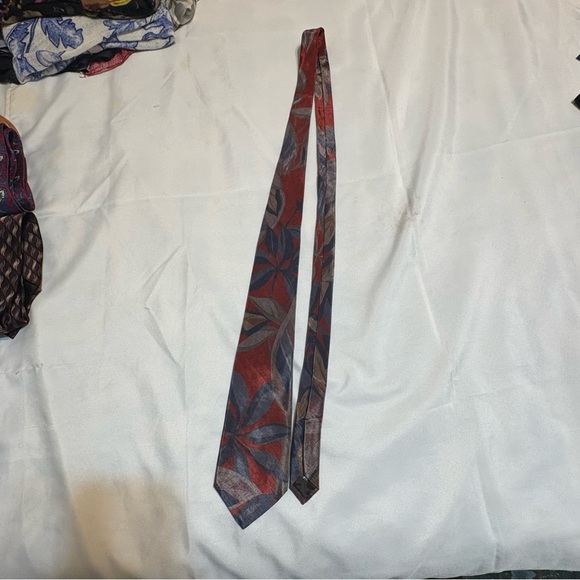 Adolfo Multicolor Leaf Pattern Tie - Picture 3 of 3